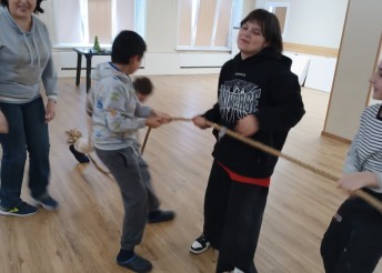 Дом культуры Алые паруса пригласил наших ребят на спортивно-интеллектуальную игру Февромарт