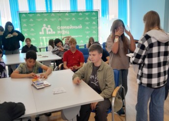 В Центре «Милосердие» для подростков лагеря «Герой дня» МБОУ Лицей «Держава» было проведено плановое мероприятие ко Дню кинолога МВД, МЧС